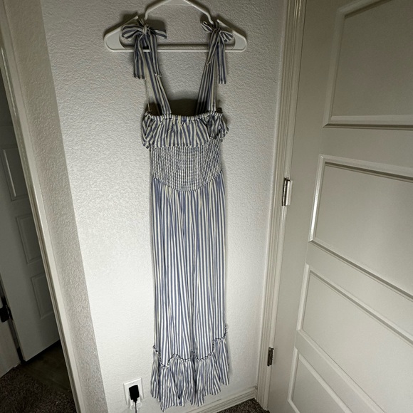 Jessica Simpson Maxi Dress - Picture 4 of 4